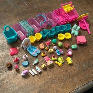 Shopkins- 52 pieces